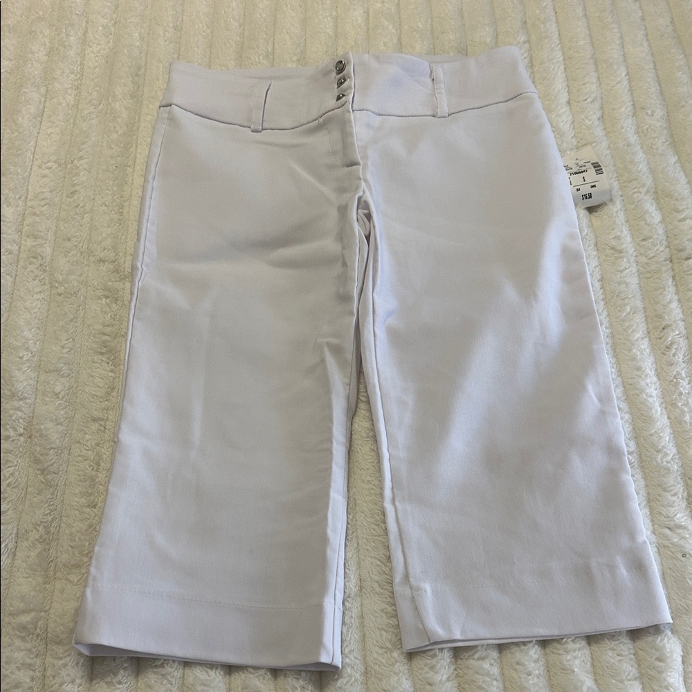 Women’s White Stretch Mid-Rise Shorts